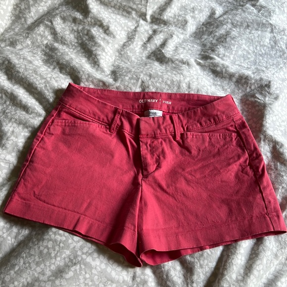 Pink old navy pixie shorts size 0 and 3in inseam - Picture 1 of 4
